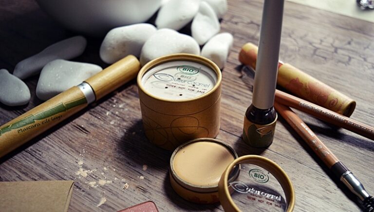 Dlaczego należy stosować ekologiczne kosmetyki i jaki sklep z naturalnymi kosmetykami warto odwiedzić?