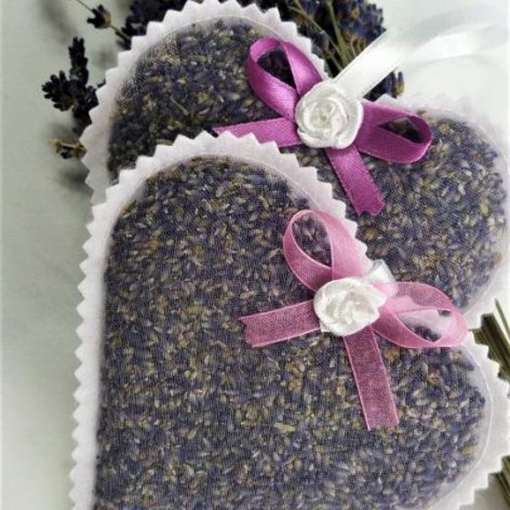 Jak uszyć piękne woreczki na lawendę – krok po kroku do aromatycznych dekoracji