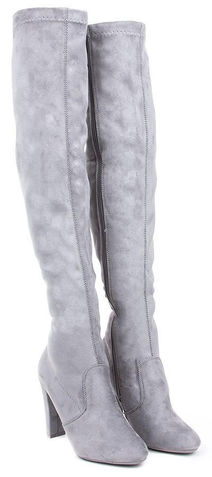 Dopasowanie kolorystyczne sukienek