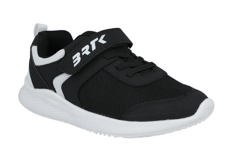 Jak wybrać buty na orlik