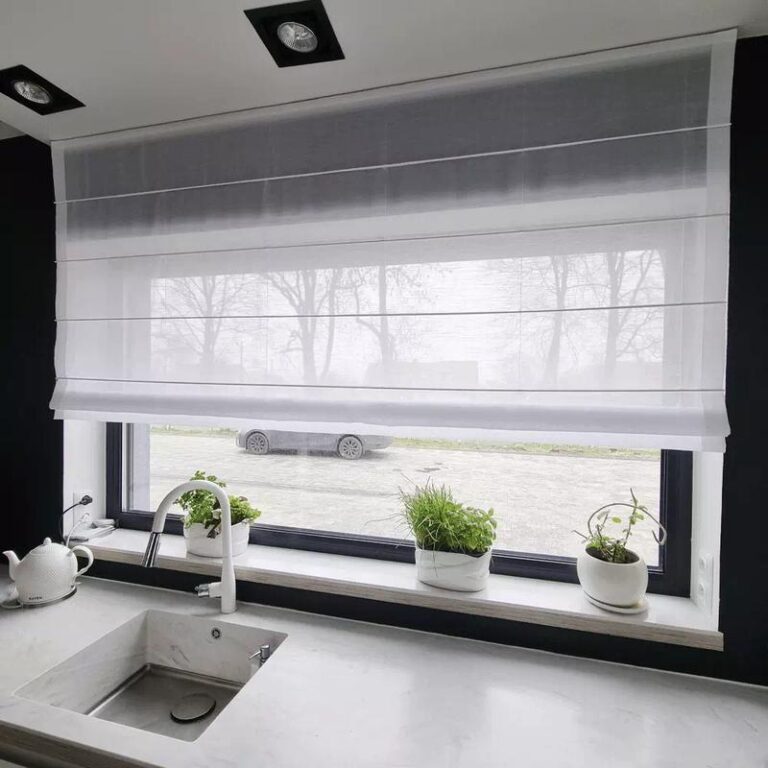 Jak w prosty sposób uszyć rzymską roletę i nadać wnętrzu charakteru