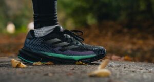 Jakie buty do biegania wybrać, aby cieszyć się komfortem i wydajnością?