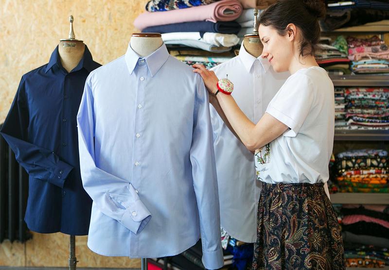 Odkryj tajniki szycia: jak uszyć idealną koszulę damską krok po kroku