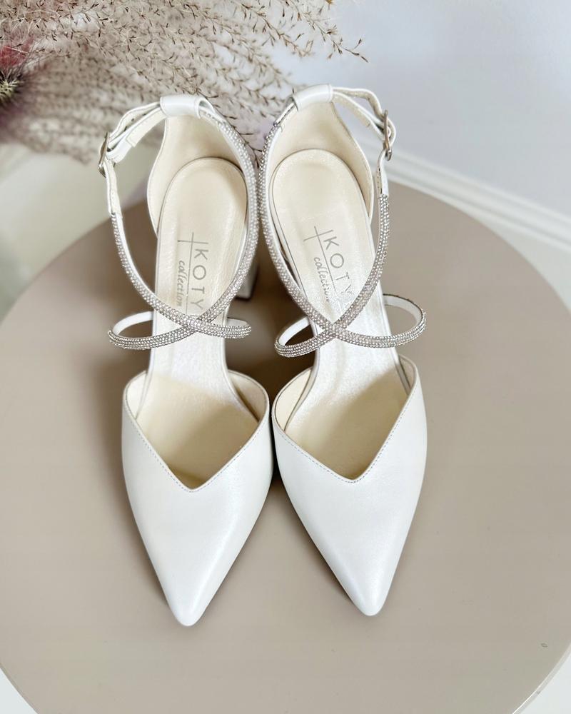 Buty do granatowego garnituru na ślub