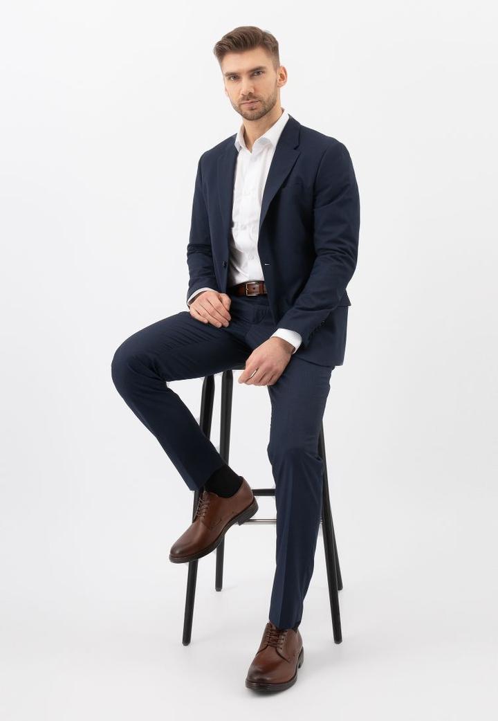 Buty do granatowego garnituru