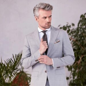 Stylowe połączenia: jakie buty pasują do jasnoszarego garnituru?