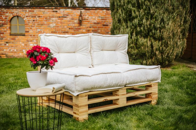 Twój przewodnik po szyciu: jak uszyć stylowe poduchy ogrodowe krok po kroku