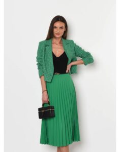 Jakie bluzki najlepiej komponują się z plisowaną spódnicą za kolano?