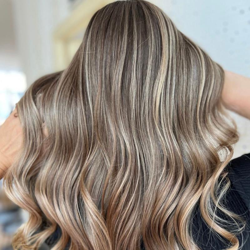 Skuteczne sposoby na zmycie włosów farbowanych bibułą