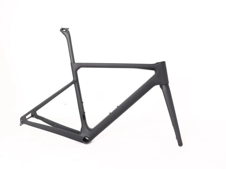 Praktyczny przewodnik: Jak właściwie zmierzyć rozmiar ramy szosowej?