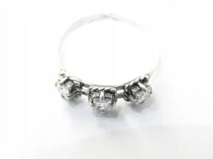 Jak dopasować pierścionek 16mm do Twojego palca? Odkryj, jaki to rozmiar!