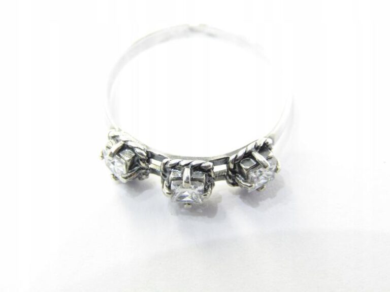 Jak dopasować pierścionek 16mm do Twojego palca? Odkryj, jaki to rozmiar!