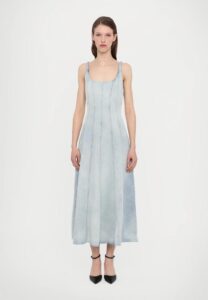 Jakie buty pasują do jasnoniebieskiej sukienki? Oto modne propozycje!