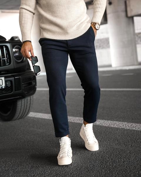 Jakie rozmiary spodni wybrać, aby wyglądać stylowo?